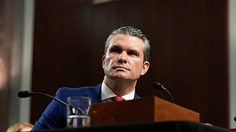 Pete Hegseth, le choix de Donald Trump pour le poste de secrétaire à la Défense, se présente devant la commission des services armés du Sénat pour son audience de confirmation au Capitole, mardi 14 janvier 2025.