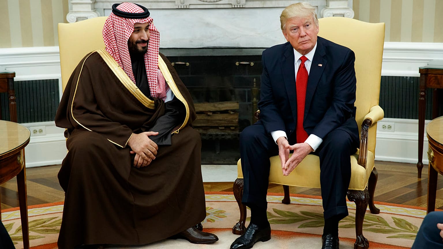 الرئيس دونالد ترامب يلتقي بوزير الدفاع السعودي  محمد بن سلمان  في المكتب البيضاوي بالبيت الأبيض في واشنطن، الثلاثاء 14 مارس 2017