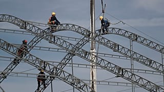 Épül a befogadósátor a mexikói határon