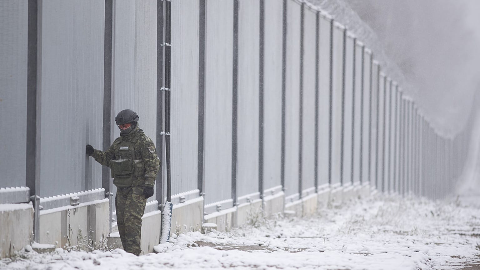 Un mur à Nomiki, en Pologne, à la frontière avec le Bélarus