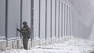 Un muro en Nomiki, Polonia, en la frontera con Bielorrusia