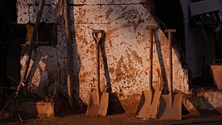 Imagen de archivo de las palas de limpieza. 