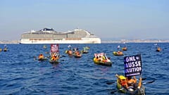El alcalde de Niza se ha comprometido a impedir que los grandes cruceros anclen en la ciudad
