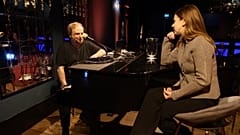 Barry Colson a "Barry's Piano bar"-ban, Davos, 2025 januárja