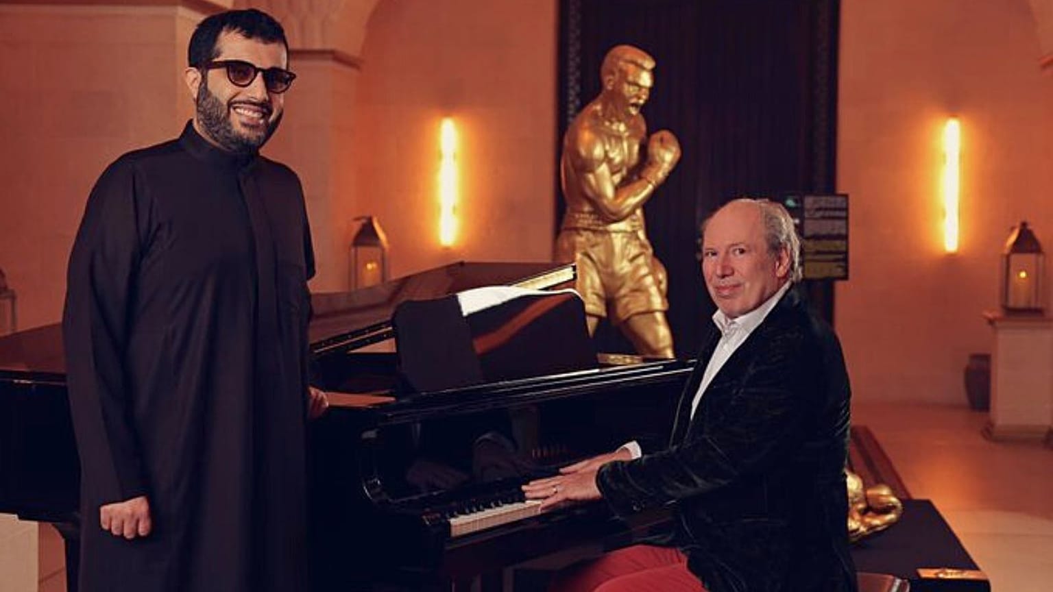 Imagen de Turki Alalshikh y el compositor Hans Zimmer.