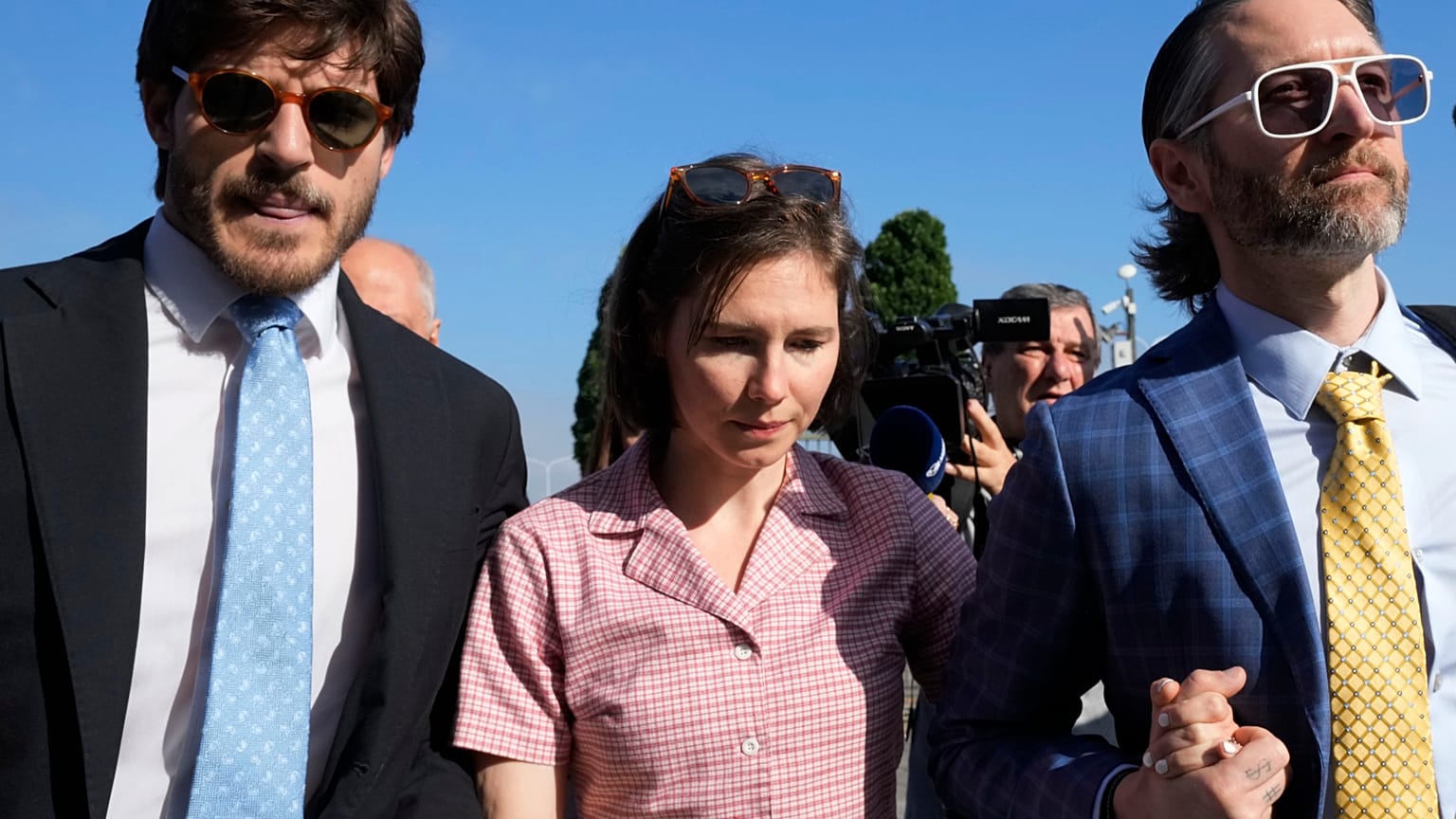 Amanda Knox 5 Haziran 2024 tarihinde İtalya'nın Floransa kentinde bir mahkeme salonuna geldi.