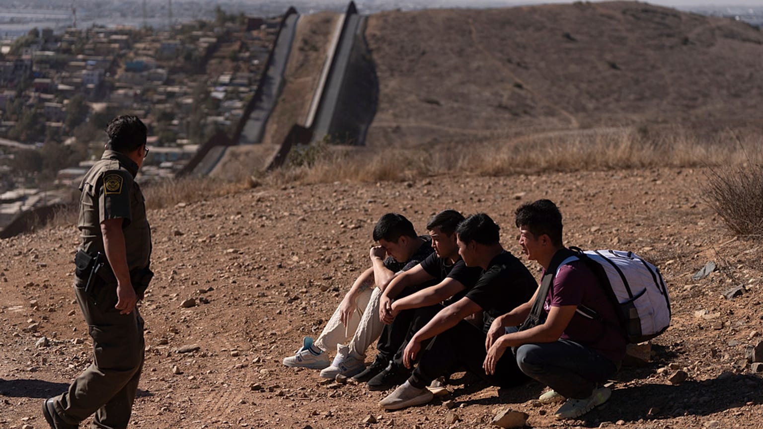 Una imagen de la frontera entre Estados Unidos y México