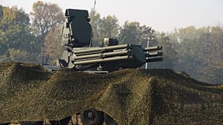 Rus hava savunma sistemi Pantsir S, Sırbistan'ın başkenti Belgrad yakınlarındaki Batajnica askeri havaalanında gerçekleştirilen ortak hava savunma tatbikatı sırasında sergileniyor.
