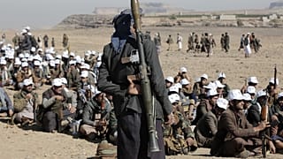 Houthi-Rebellen marschieren während einer Kundgebung zur Unterstützung der Palästinenser im Gazastreifen und gegen die US-Angriffe auf Jemen, 22. Januar 2024