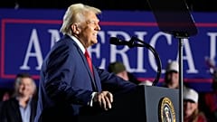 Başkan Donald Trump, 25 Ocak 2025 Cumartesi günü Las Vegas'taki Circa Resort ve Casino'da düzenlenen bir etkinlik sırasında ekonomi hakkında konuştu.