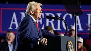 Le président Donald Trump parle de l'économie lors d'un événement au Circa Resort and Casino à Las Vegas, samedi 25 janvier 2025.