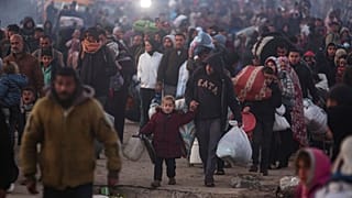 بازگشت آوارگان فلسطینی به مناطق شمالی غزه در پی توافق آتش‌بس میان اسرائيل و حماس