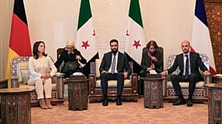 ، رئيس هيئة تحرير الشام أحمد الشرع يلتقي بوزير الخارجية الألماني أنالينا بايربوك  ووزير الخارجية الفرنسي جان نويل بارو، في دمشق، سوريا، ا