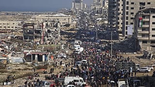 Les Palestiniens déplacés retournent chez eux dans le nord de la bande de Gaza, le lundi 27 janvier 2025.