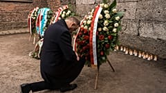 Der polnische Präsident Andrzej Duda gedenkt des 80. Jahrestages der Befreiung von Auschwitz