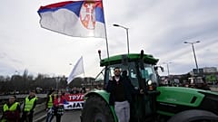 Több ezer civil, és a farmerek is csatlakoztak az egyetemisták által szervezett tüntetéssorozathoz