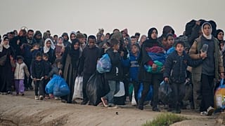 الفلسطينيون النازحون يعودون إلى منازلهم في شمال قطاع غزة، الاثنين، 27 يناير، 2025. 
