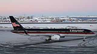 Ifj. Donald Trump repülőgépe Grönland fővárosában, Nuukban január 7-én
