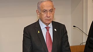 رئيس الوزراء الإسرائيلي بنيامين نتنياهو يحضر محاكمته بتهم الفساد في المحكمة الجزئية في تل أبيب، إسرائيل، الاثنين، 27 يناير 2025
