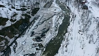 Una vista aérea del flujo de aguanieve en Finnmark, Noruega. 
