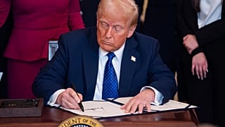 Donald Trump aláírja a Laken Riley-törvényt