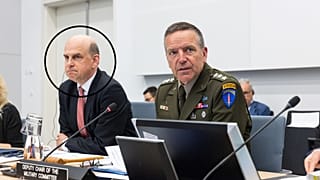 Angus Lapsley a NATO parancsnoki ülésén