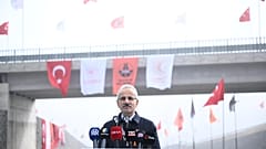 Ulaştırma ve Altyapı Bakanı Abdulkadir Uraloğlu Elazığ'da kürsüde konuşma yaparken, 25 Ocak 2025