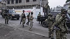 Az M23 gerillaszervezet járőröznek az általuk megszállt Goma városában