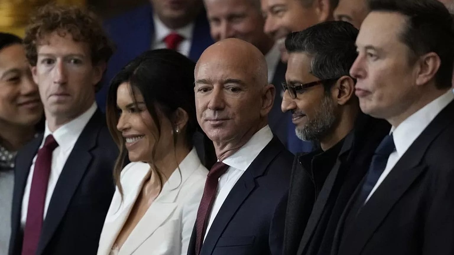 Mark Zuckerberg, Jeff Bezos, Sundar Pichai ve Elon Musk'ın da aralarında bulunduğu Donald Trump'ın yemin töreni konukları.