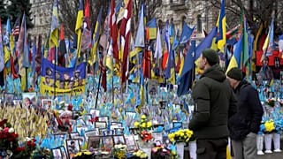 Un mémorial sur la Place de l'Indépendance à Kyiv.