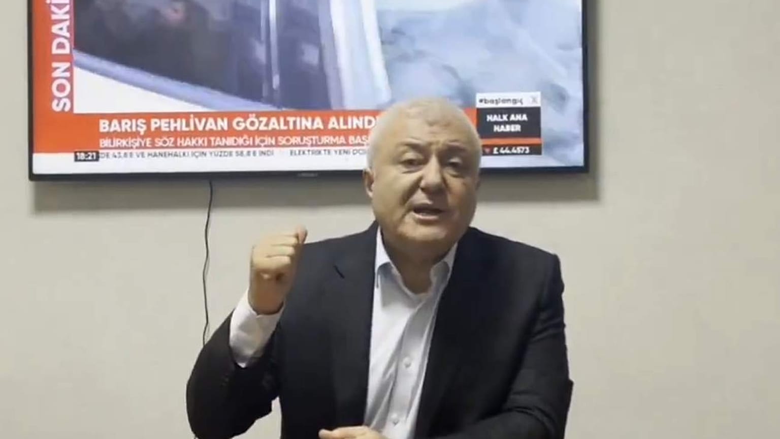 Tuncay Özkan
