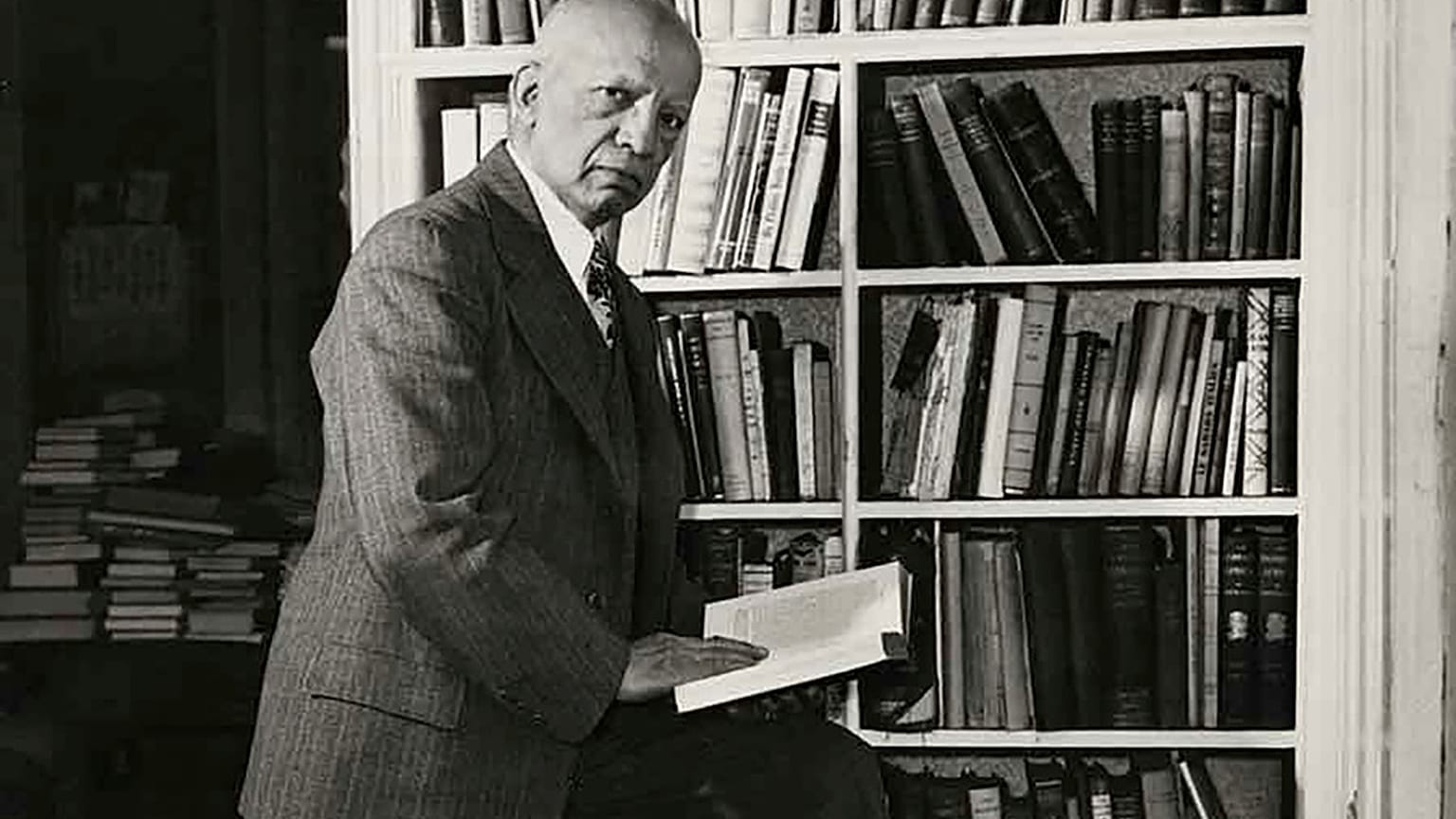 Amerikan tarihçi ve yazar Carter G. Woodson.