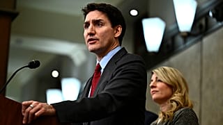 Justin Trudeau, Kanada miniszterelnöke bejelentette, hogy fokozatosan, 25 százalékos vámot vetnek ki 155 milliárd dollár értékű amerikai termékre