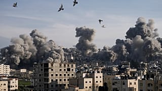 Israel destrói prédios em Jenin