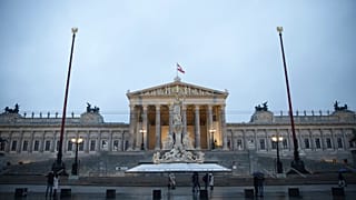 Ein Blick auf das österreichische Parlament in Wien, Österreich, Sonntag, 5. Januar 2025.