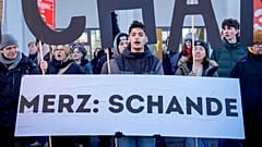 Zehntausende sind am Sonntag in ganz Deutschland auf die Straße gegangen.