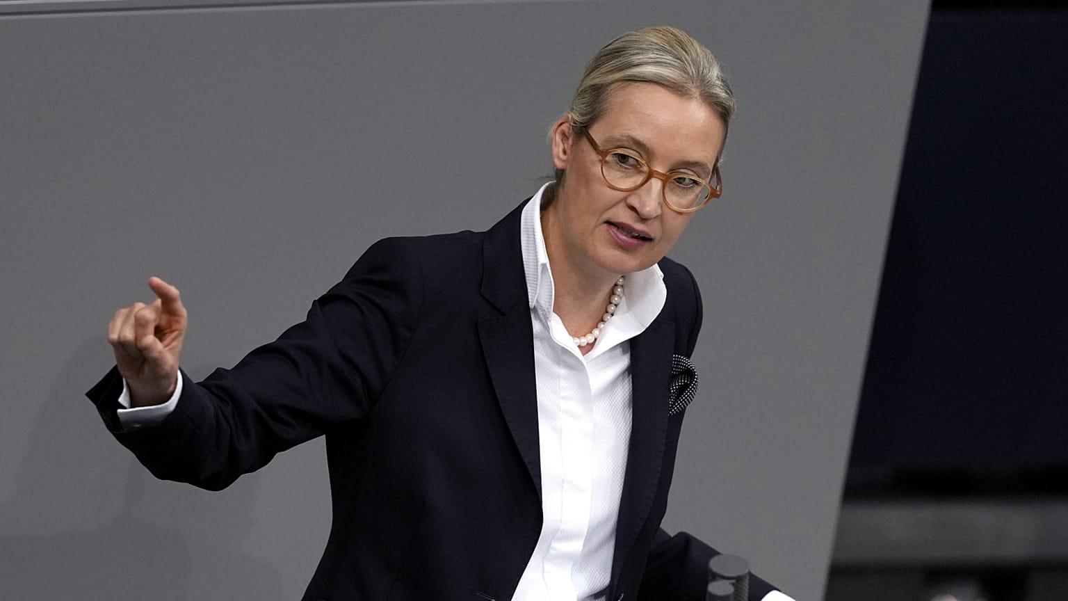 Alice Weidel, az AfD társelnöke a Bundestag egyik vitáján