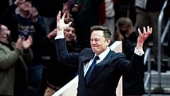 Elon Musk, 20 Ocak 2025 Pazartesi günü Washington'da düzenlenen Yemin Töreni'nde konuşma yapmak üzere sahneye çıkıyor.