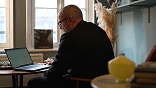 ستيفان غرانج، وقد تم تشخيصه بمرض باركنسون في سن 48