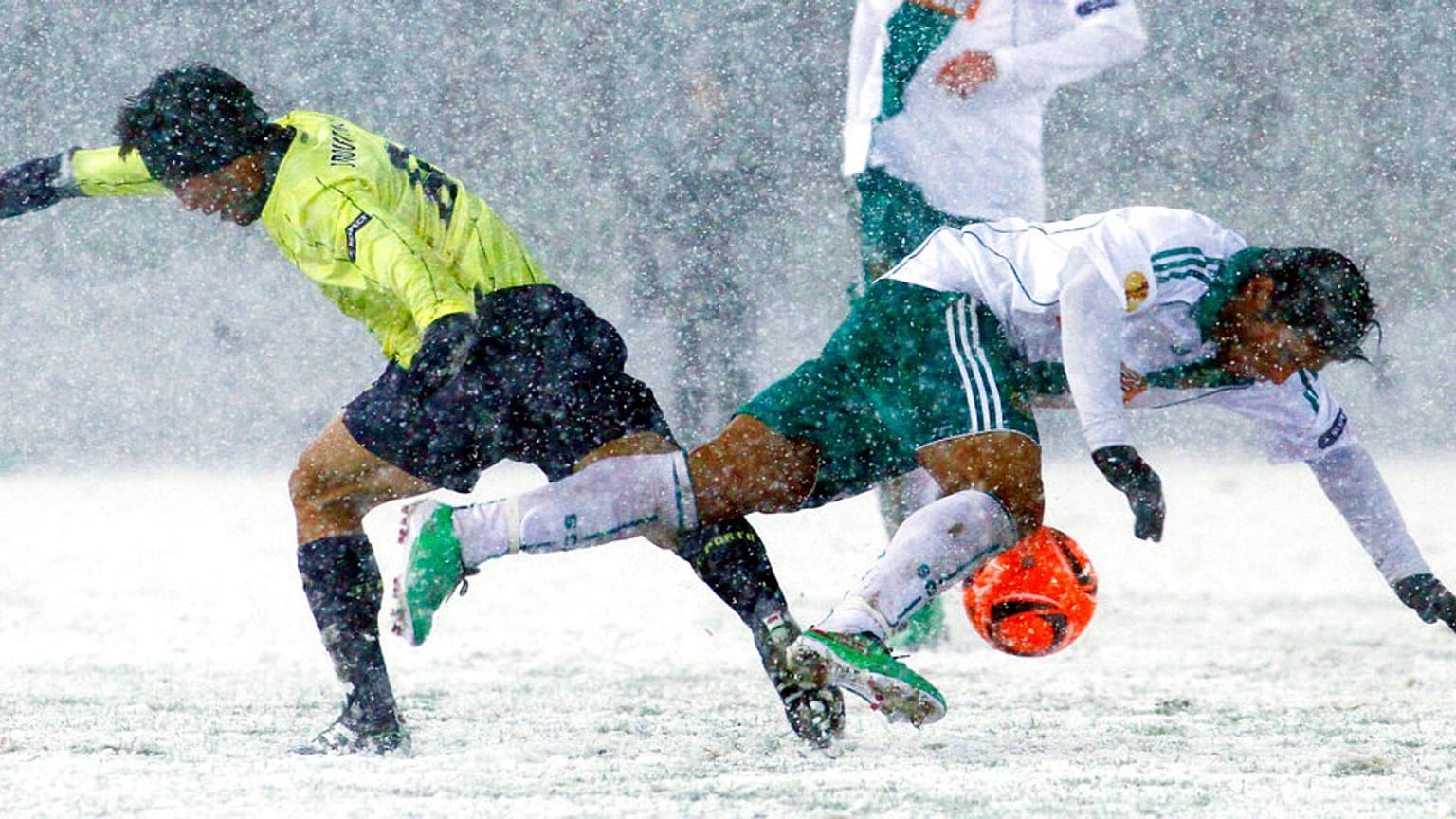 El aumento de las emisiones de carbono del fútbol pone en peligro su futuro.