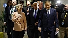 La presidenta Ursula von der Leyen (izquierda), el presidente del Consejo, Antonio Costa (centro), y el primer ministro polaco, Donald Tusk, en el Consejo Europeo