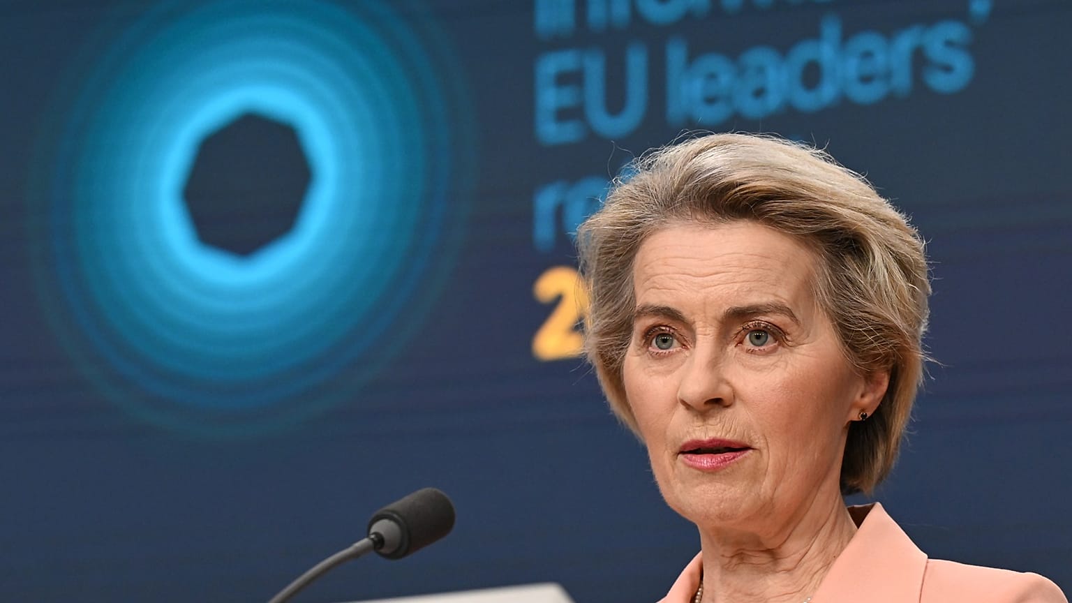Ursula von der Leyen afirma que la UE está preparada para mantener unas "duras negociaciones" con Donald Trump.