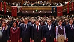 CHP'li vekiller, TSK'dan ihraç edilen teğmenlerin kişi başı 128 milyon lirayı bulan tazminatlarını maaşlarından kesinti yapılması yoluyla ödeyecek. (Fotoğraf: CHP)