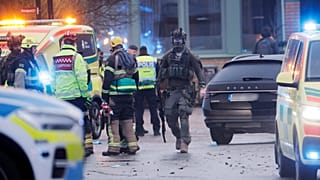 Policja na miejscu strzelaniny w szkole Risbergska w Örebro, Szwecja, 4.02.2025