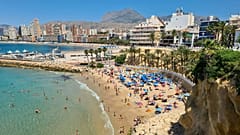 Οι παραθεριστές θα μπορούσαν να αντιμετωπίσουν νέους φόρους και επιβαρύνσεις το 2025.