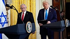 Prezydent Donald Trump oraz premier Izraela Benjamin Netanjahu pojawili się na konferencji prasowej w Wschodniej Sali Białego Domu.
