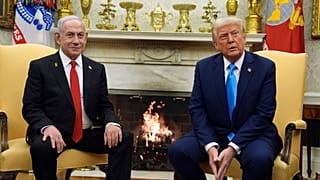 الرئيس دونالد ترامب يجتمع مع رئيس الوزراء الإسرائيلي بنيامين نتنياهو في المكتب البيضاوي في البيت الأبيض، الثلاثاء، 4 فبراير/شباط 2025، في واشنطن.