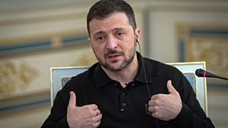 Volodimir Zelenszkij egy február 1-én, az AP-nek adott interjú közben