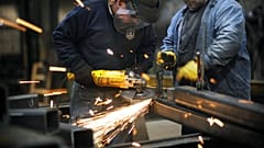 ARCHIVO: Trabajadores del metal