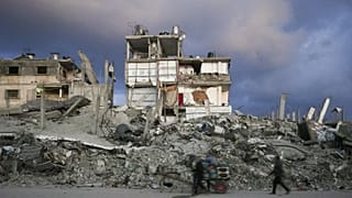 Сектор Газа был сильно разрушен в результате боевых действий, последовавших за атакой боевиков ХАМАС на Израиль